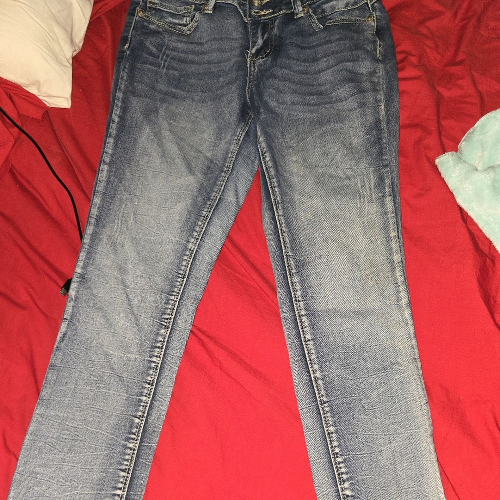 Ariya Jeans - Picture 4 of 7